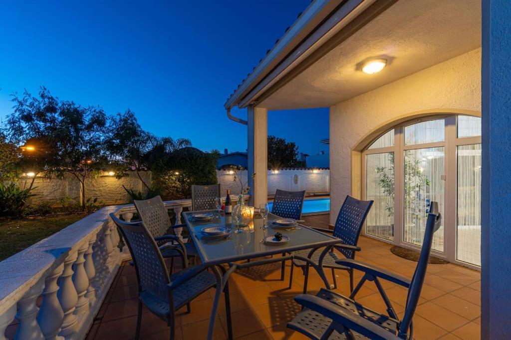 אמפוריבראבה Sm21-Gran Casa De Vacaciones En La Playa, 4 Habitaciones, Climatizada, Piscina, Barbacoa Y Wifi מראה חיצוני תמונה