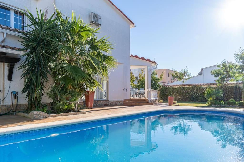אמפוריבראבה Sm21-Gran Casa De Vacaciones En La Playa, 4 Habitaciones, Climatizada, Piscina, Barbacoa Y Wifi מראה חיצוני תמונה