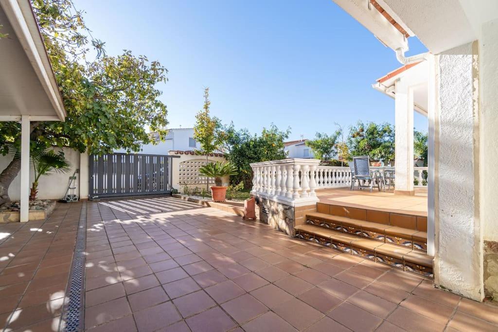 אמפוריבראבה Sm21-Gran Casa De Vacaciones En La Playa, 4 Habitaciones, Climatizada, Piscina, Barbacoa Y Wifi מראה חיצוני תמונה