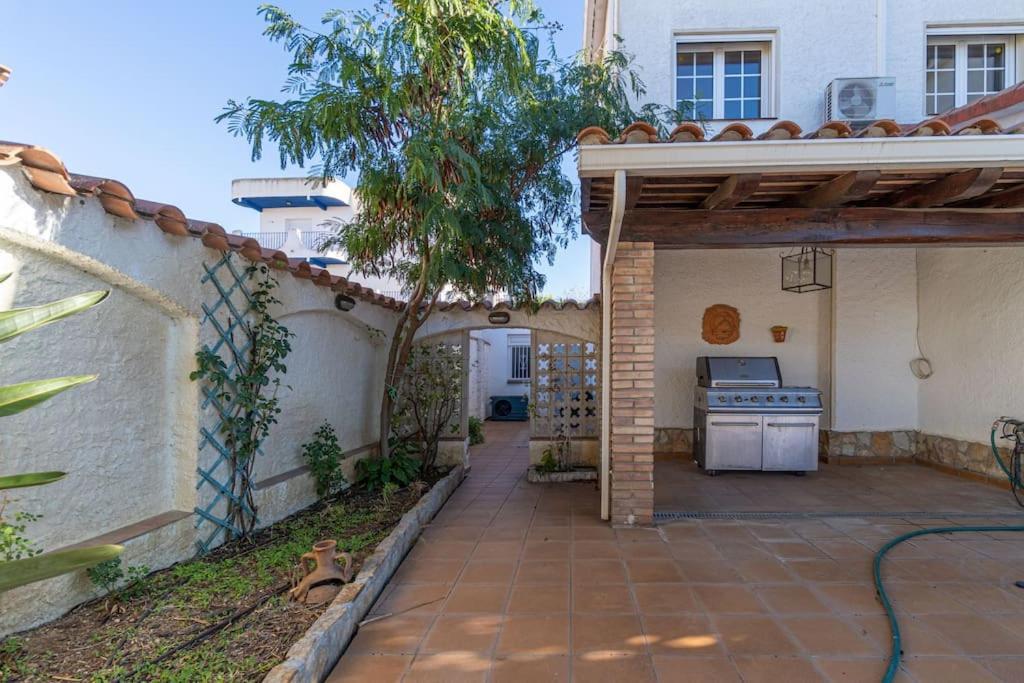 אמפוריבראבה Sm21-Gran Casa De Vacaciones En La Playa, 4 Habitaciones, Climatizada, Piscina, Barbacoa Y Wifi מראה חיצוני תמונה